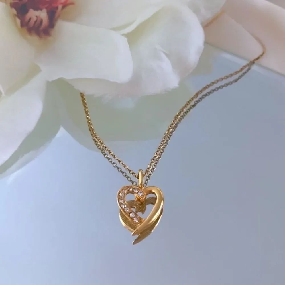 Dainty Gold Tone Rhinestone Heart Pendant Necklace